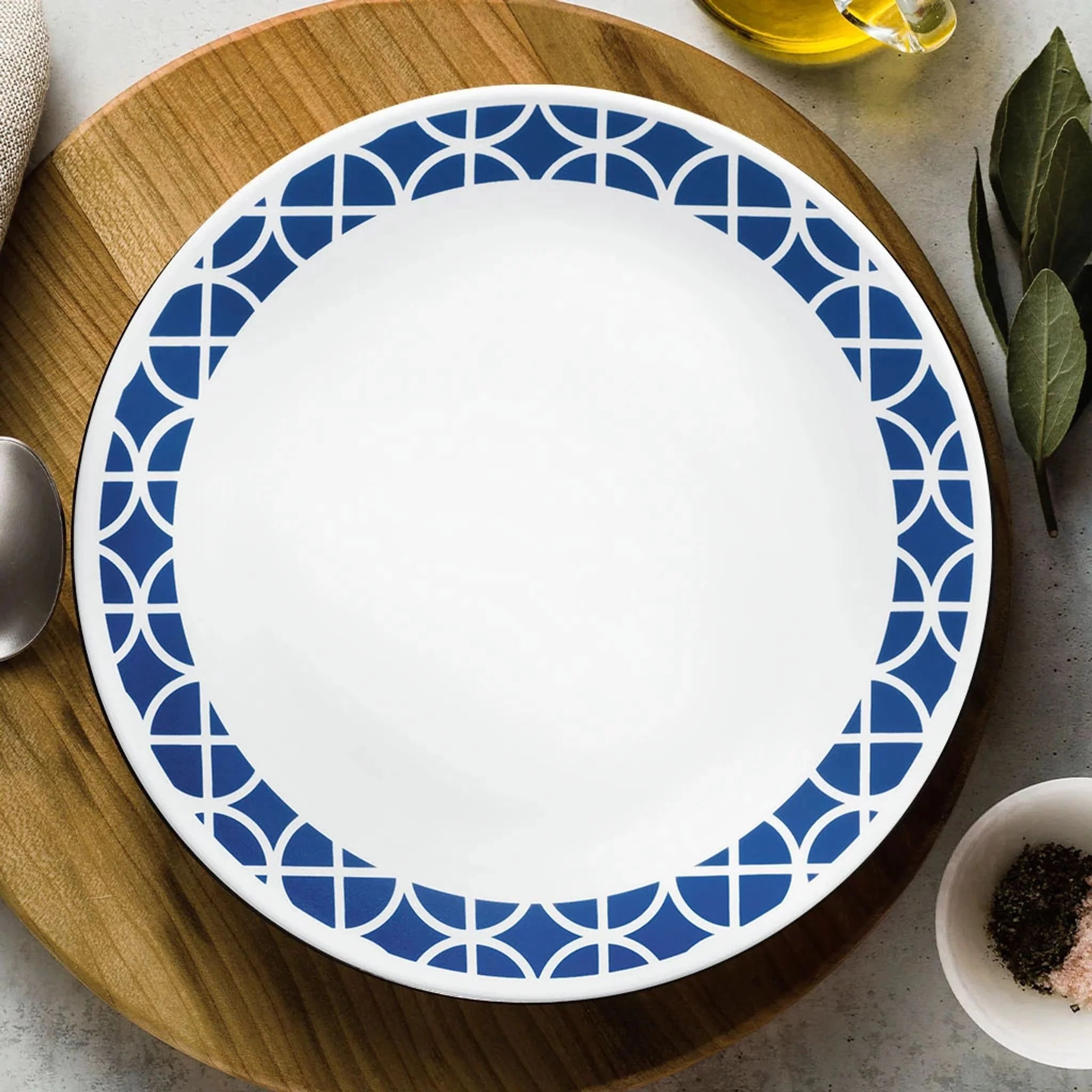 Corelle Modern Dinnerware Corelle? Cobalt Circles 16-piece Mugless Dinnerware Set, Service of 4 - Image 7