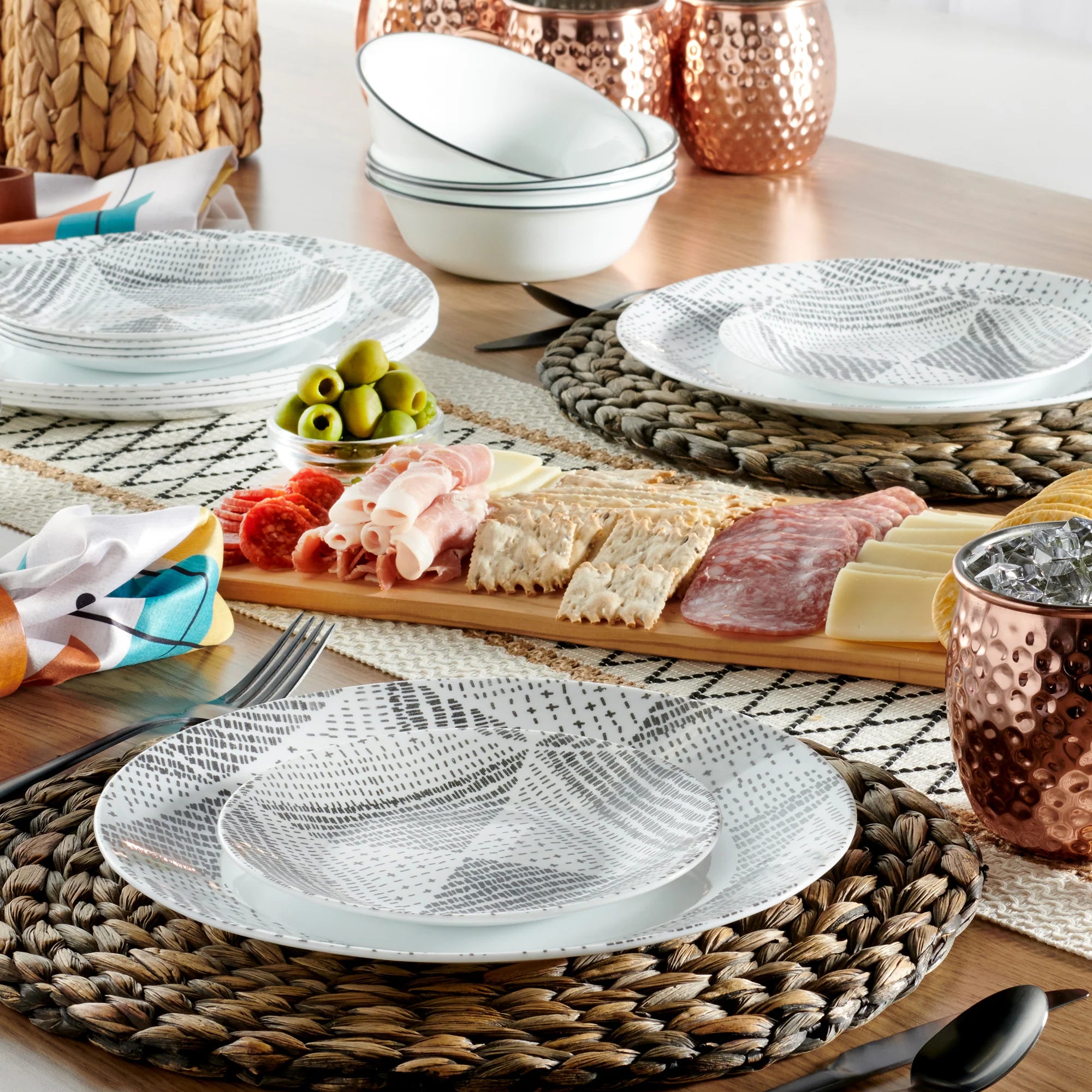 Corelle Modern Dinnerware Corelle? Odisha 18-piece Dinnerware Set, Service for 6 - Image 7