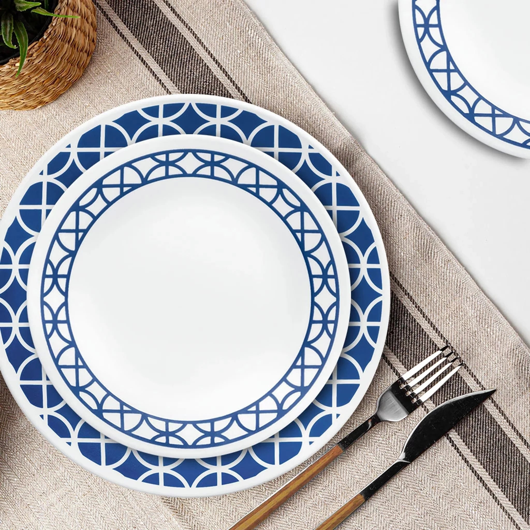 Corelle Modern Dinnerware Corelle? Cobalt Circles 16-piece Mugless Dinnerware Set, Service of 4 - Image 4