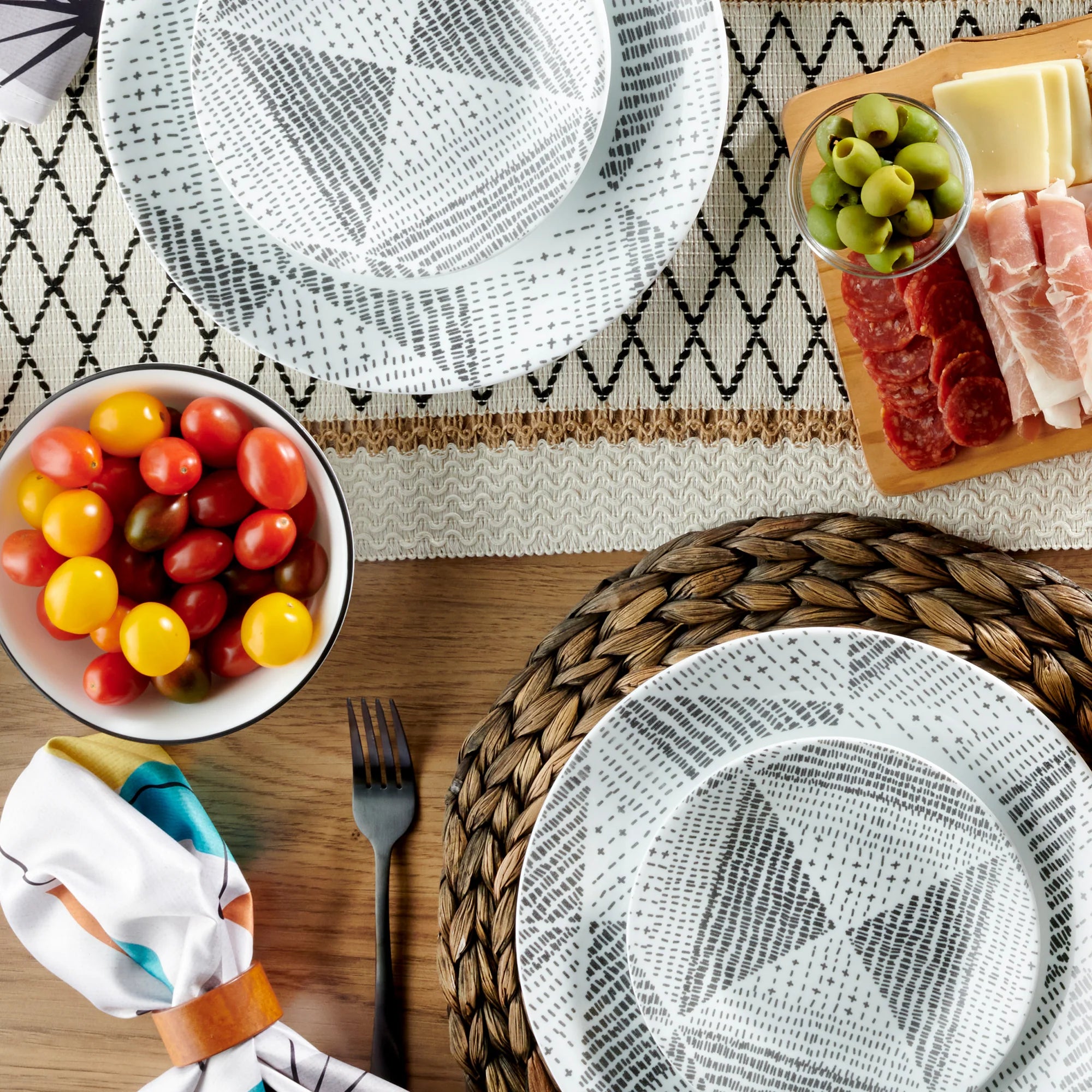 Corelle Modern Dinnerware Corelle? Odisha 18-piece Dinnerware Set, Service for 6 - Image 8